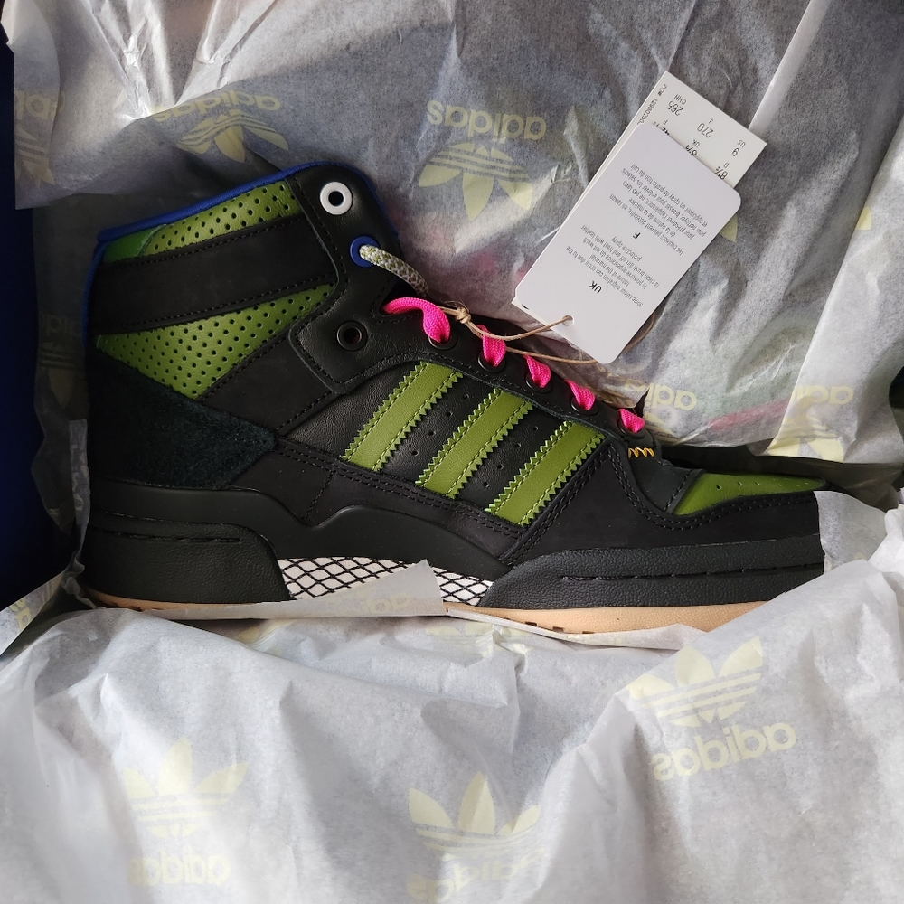 Adidas forum mid rt x hebru brantle